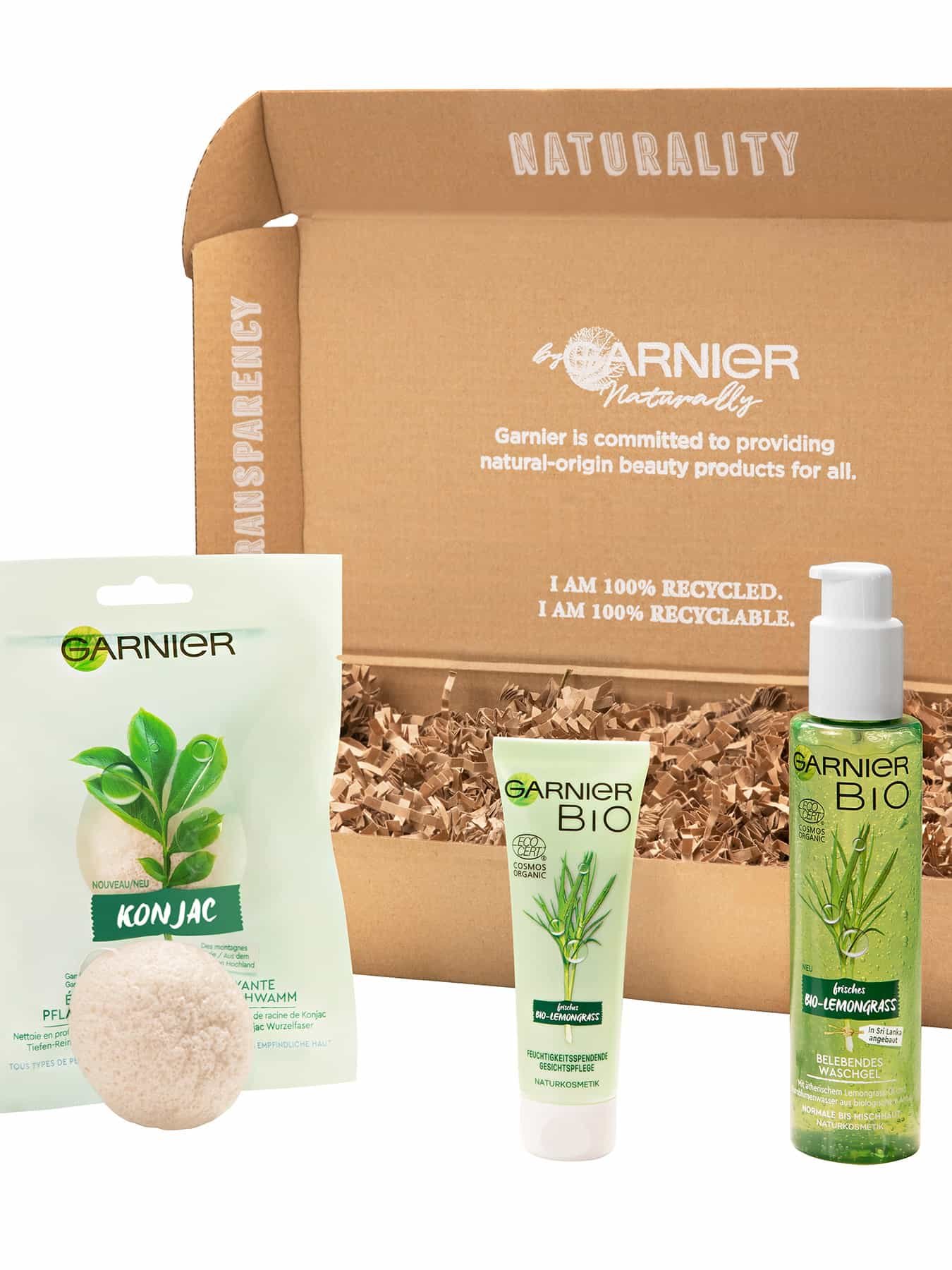 Garnier Bio Produkte vor einem mit Pappschnipseln gefüllten Karton